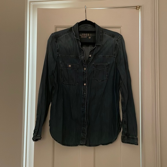 Gap 1969 Asymmetrical Pocket Shirt in Cypress Wash Size M - Picture 1 of 3